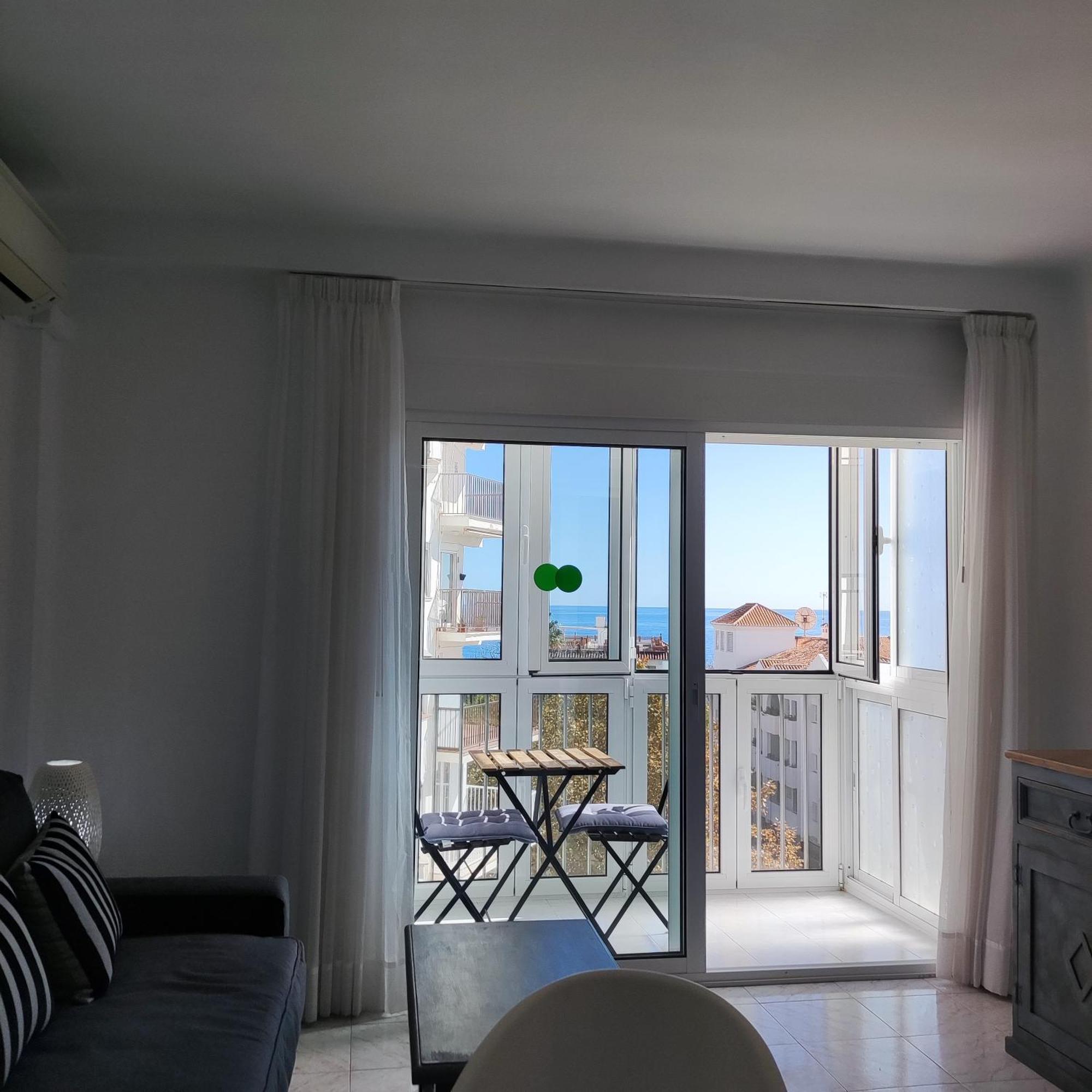 Nerja Gaviota Holidays Piscina Y Playa Exterior photo