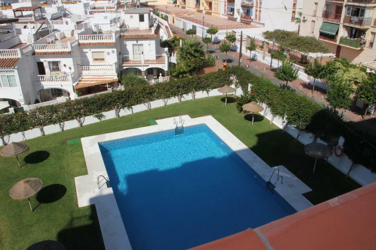 Nerja Gaviota Holidays Piscina Y Playa Exterior photo