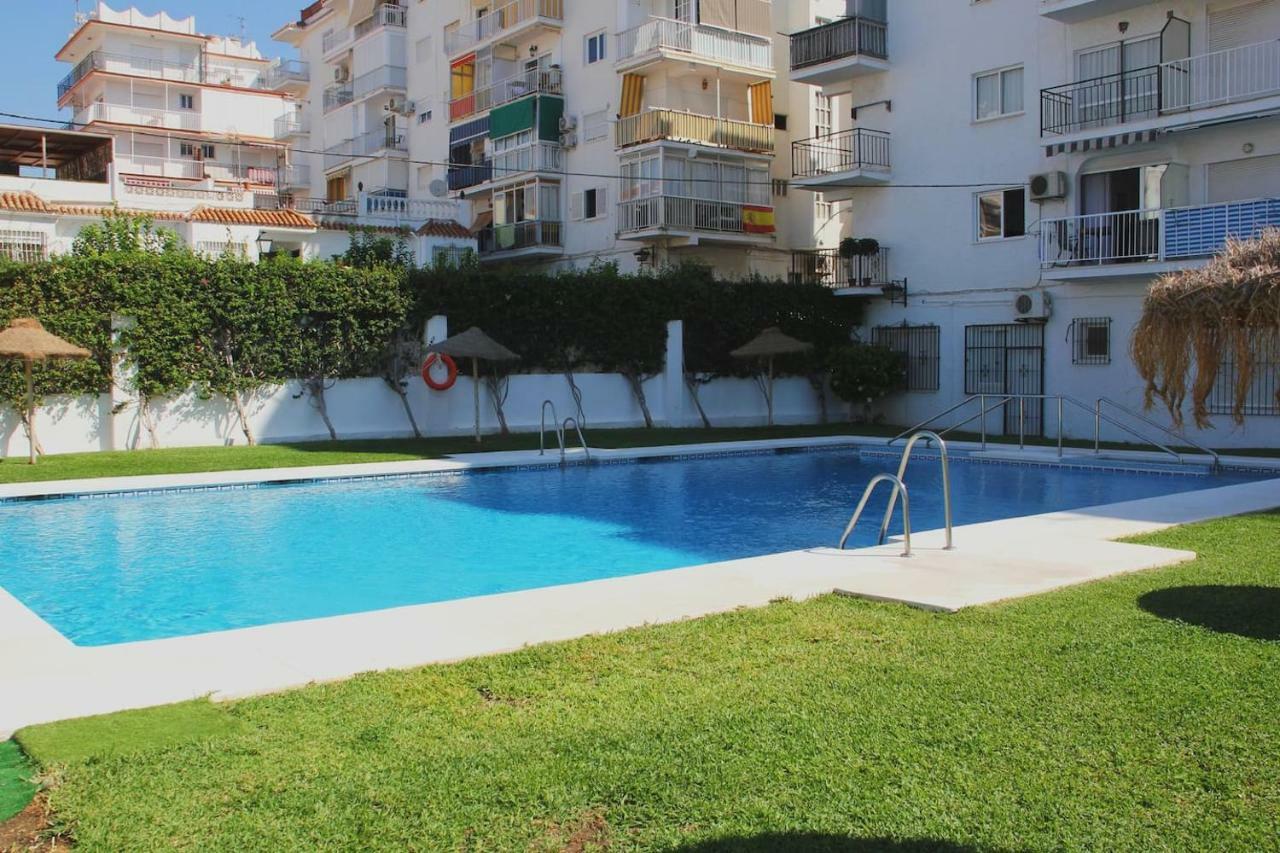 Nerja Gaviota Holidays Piscina Y Playa Exterior photo