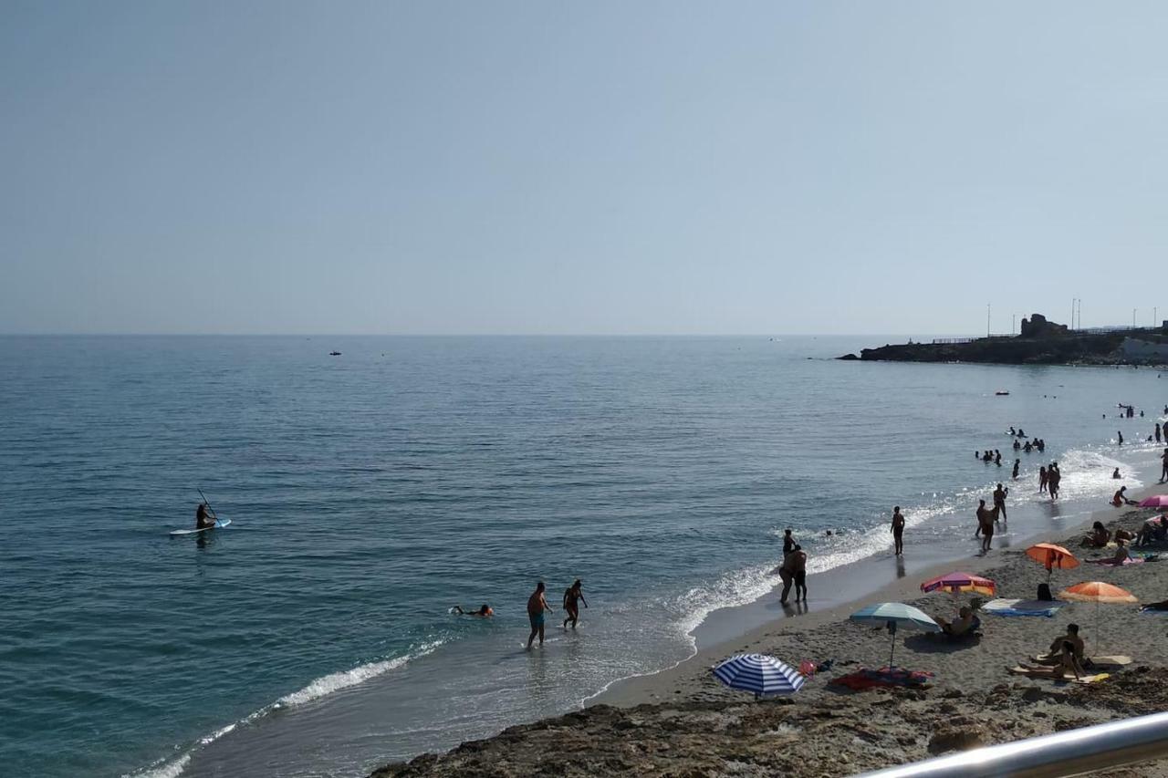 Nerja Gaviota Holidays Piscina Y Playa Exterior photo