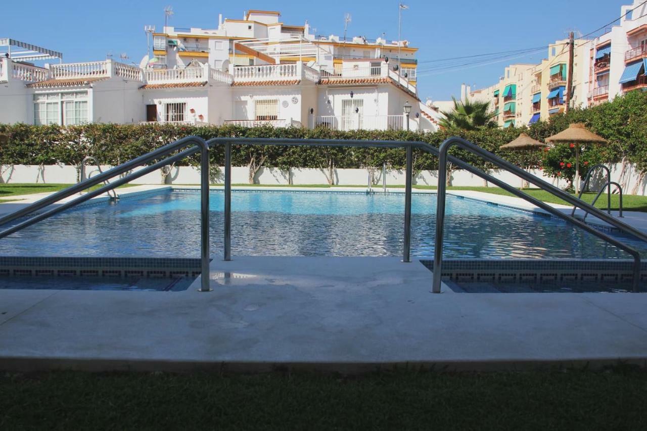 Nerja Gaviota Holidays Piscina Y Playa Exterior photo